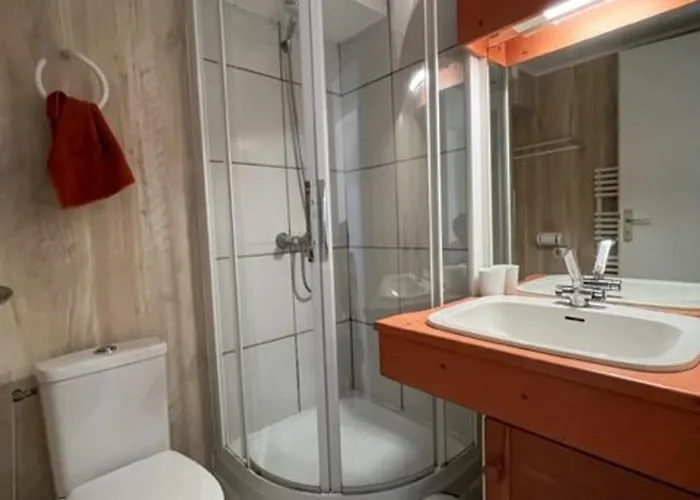 Grand Duplex A Pour 8 Personnes Avec Terrasse Et Parking - Fr-1-494-97 *